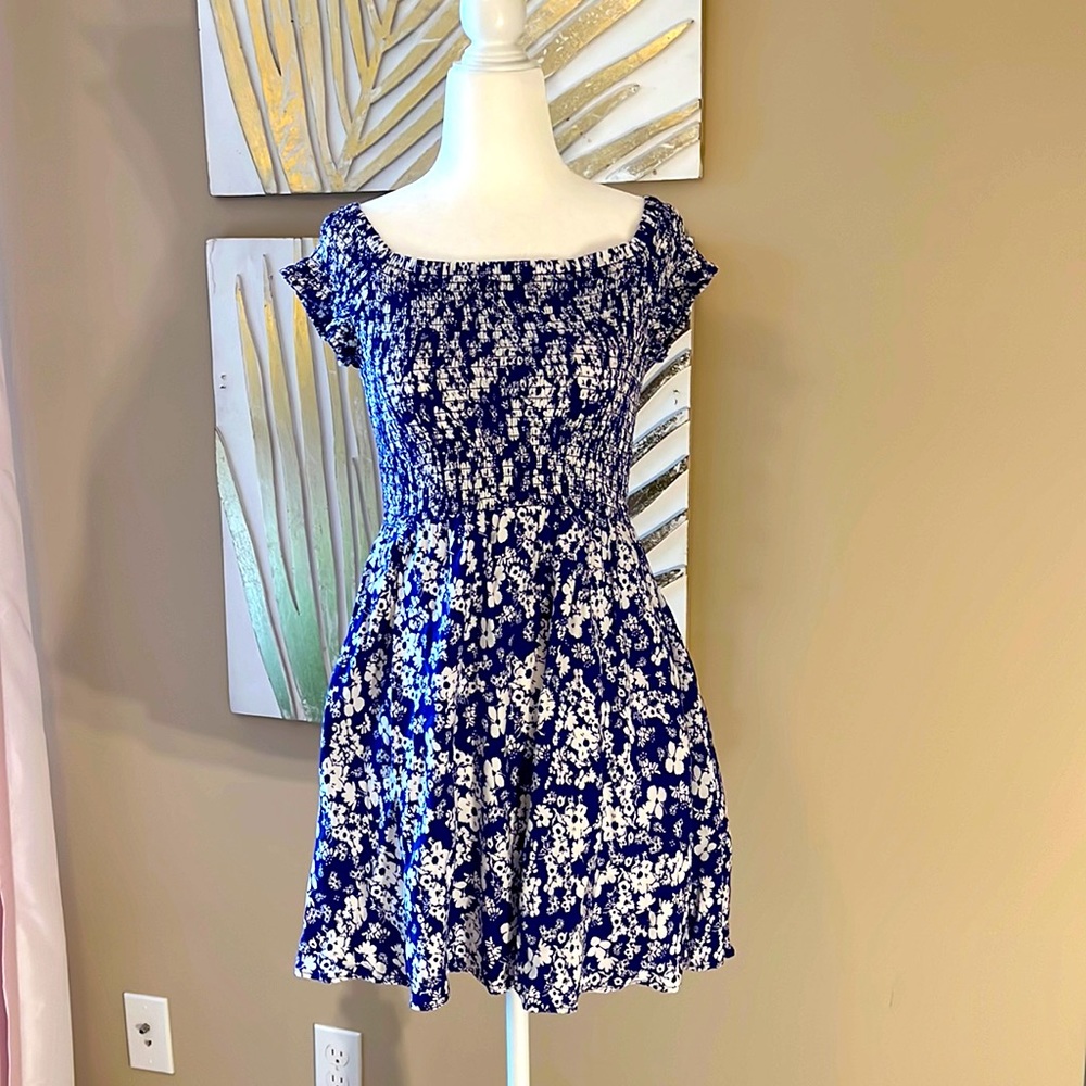 Express Blue and White Floral Off the Shoulder Dress - Picture 3 of 9